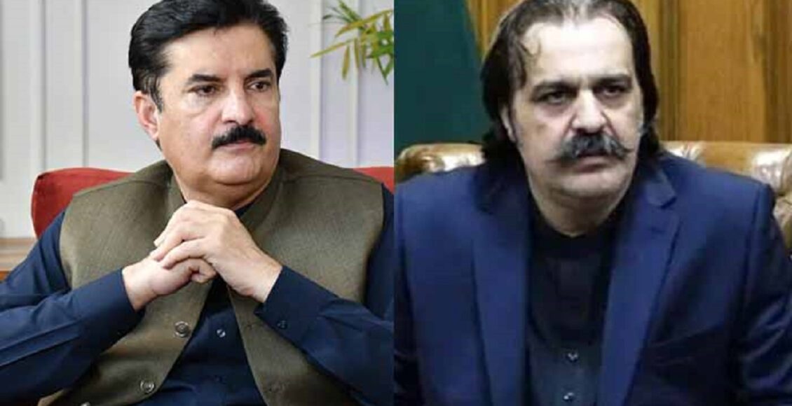 گورنر خیبر پختونخوا فیصل کریم کنڈی علی امین گنڈاپور کے استعفے کی وصولی کی تصدیق کرتے ہوئے — پشاور گورنر ہاؤس میں میڈیا گفتگو کا منظر۔