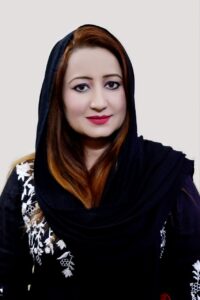 ریسکیو 1122 کے ریسکیورز فلڈ ریسکیو آپریشن کے دوران شہریوں کو محفوظ مقام پر منتقل کر رہے ہیں — انسانی خدمت کے 21 سال مکمل۔