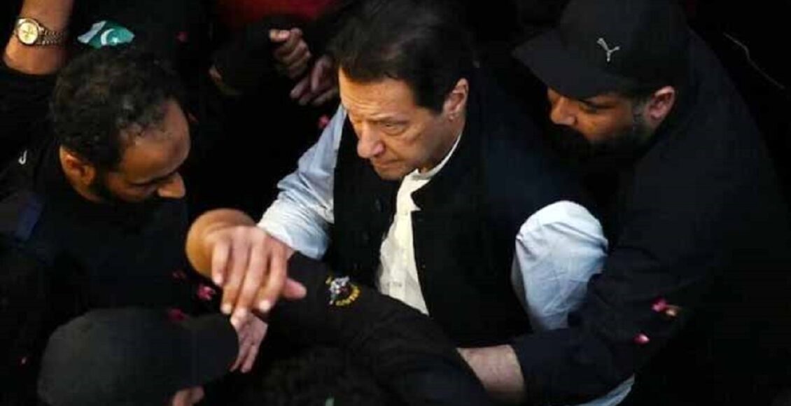 "اڈیالہ جیل میں 9 مئی جی ایچ کیو حملہ کیس کی سماعت کے دوران بانی پی ٹی آئی عمران خان نے عدالت میں پیش ہونے سے انکار کردیا۔"