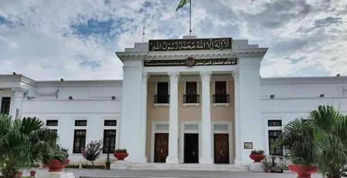 "خیبر پختونخوا کے سابق وزراء کے زیرِ استعمال سرکاری گاڑیاں، حکومت کی جانب سے فوری واپسی کی ہدایت کے باوجود کئی گاڑیاں تاحال واپس نہیں کی گئیں"