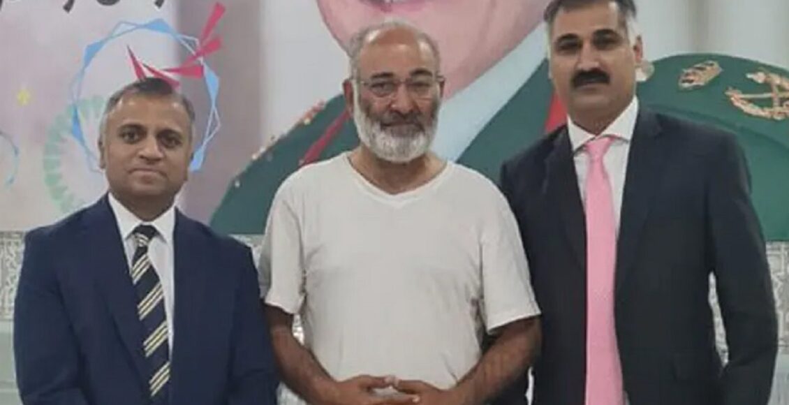 "اسرائیل نے گلوبل صمود فلوٹیلا کے مزید 131 ارکان کو ڈی پورٹ کر کے اردن پہنچا دیا، جن میں سابق سینیٹر مشتاق احمد بھی شامل ہیں۔"