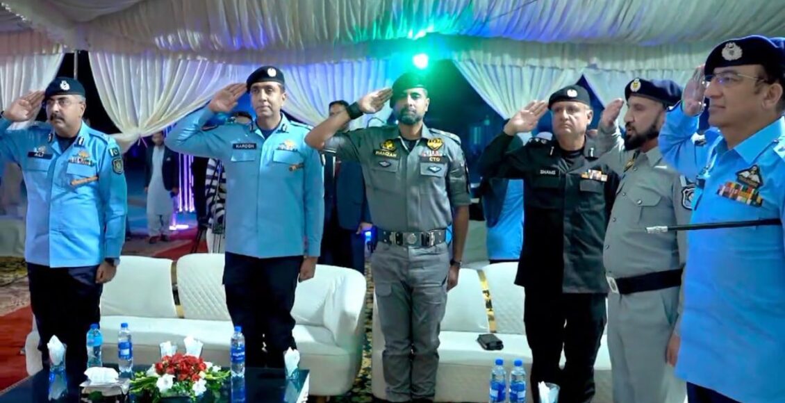 اسلام آباد ٹریفک پولیس کی ڈرائیونگ لائسنس مہم کامیابی سے ہمکنار، آئی جی اسلام آباد کا خراجِ تحسین