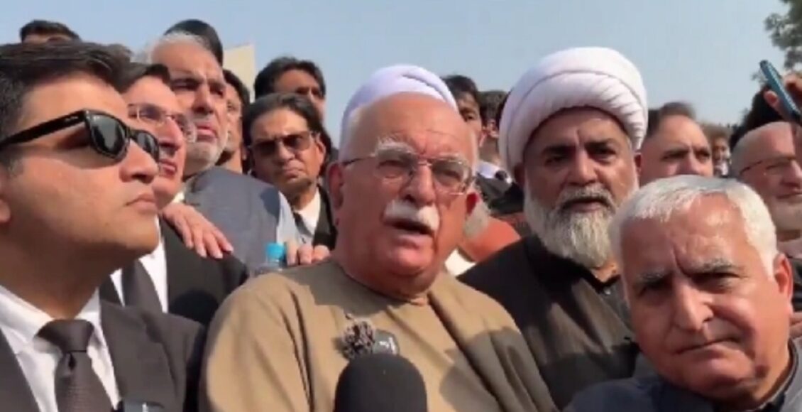 27 ویں آئینی ترمیم کیخلاف اپوزیشن کا شاہراہ دستور پر احتجاج