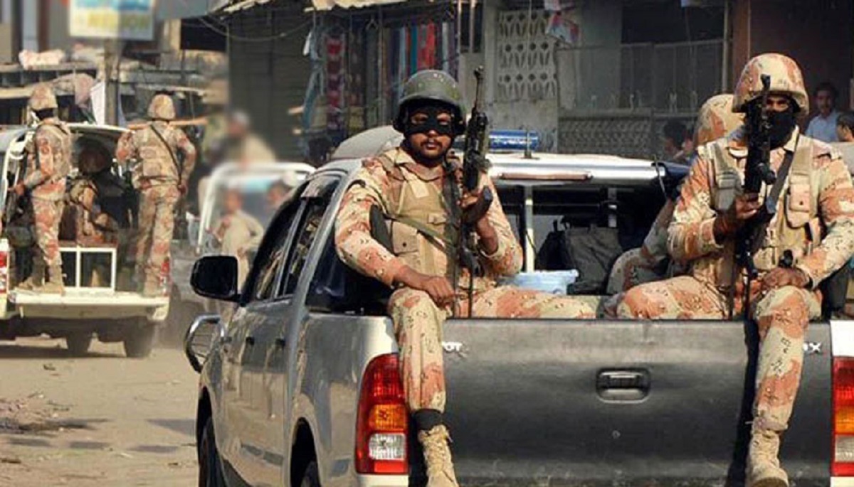 "ڈیرہ بگٹی میں سکیورٹی فورسز کا آپریشن، دہشت گردوں کے ٹھکانوں کو نشانہ بناتے ہوئے 5 دہشت گرد ہلاک۔"