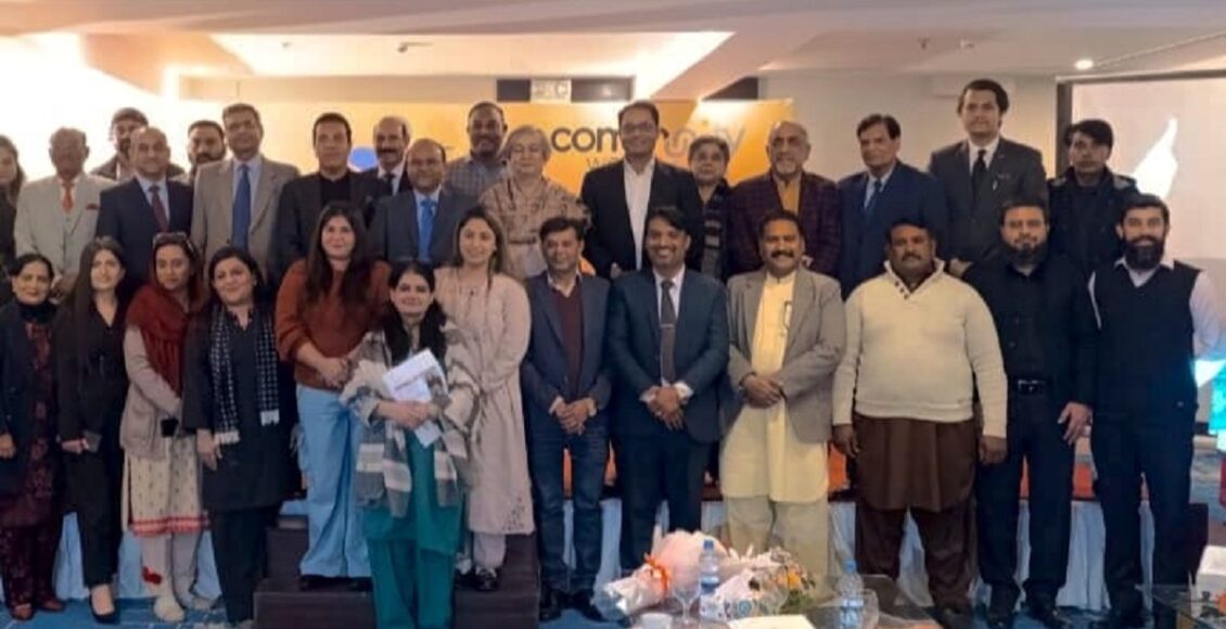 "اسلام آباد میں منعقدہ مکالمے میں این سی ایس ڈبلیو، این ایل ڈی، سی ڈبلیو ایس اے اور ارکانِ پارلیمان عیسائی پرسنل قوانین میں اصلاحات پر گفتگو کر رہے ہیں — کانفرنس ہال، شرکاء، بریفنگ، اور پینل ڈسکشن۔"