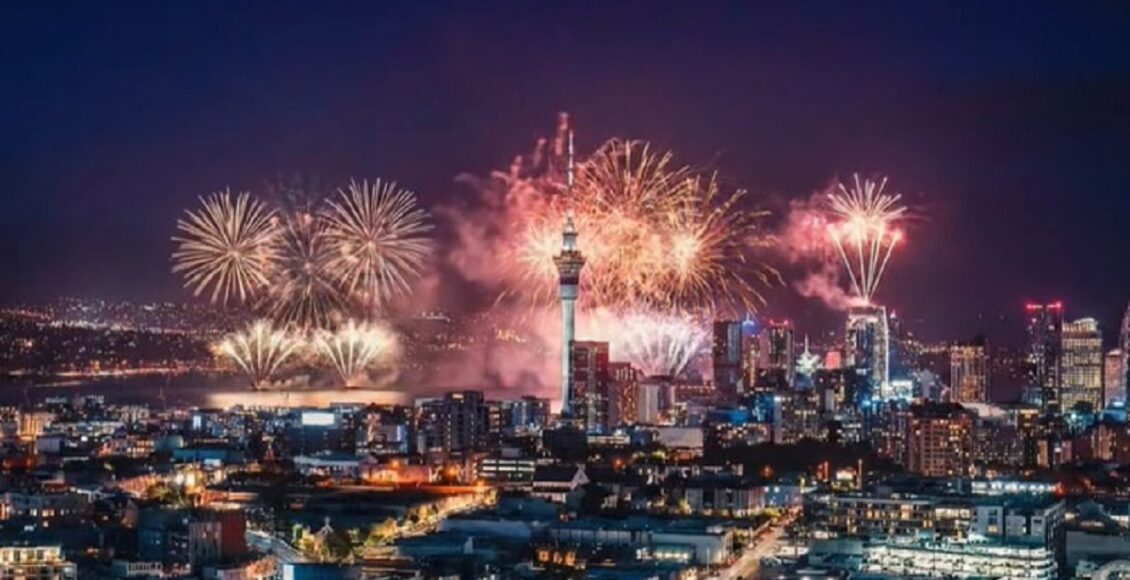 دنیا بھر میں سب سے پہلے نئے سال کا آغاز نیوزی لینڈ کے شہر آکلینڈ میں ہوا