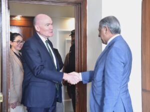 اسلام آباد میں آسٹریلوی ہائی کمشنر اور وفاقی وزیرِ انسانی حقوق کی ملاقات، دوطرفہ انسانی حقوق تعاون پر گفتگو کرتے ہوئے۔