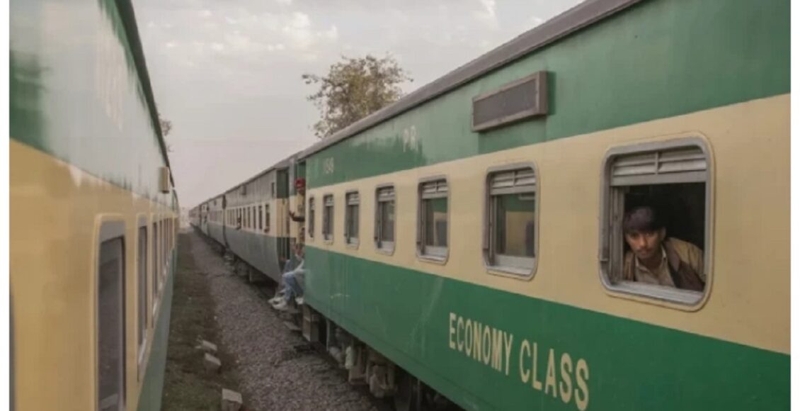 وزیر ریلوے حنیف عباسی نے ٹرینوں میں کیمرے لگانے کا فیصلہ کر لیا۔