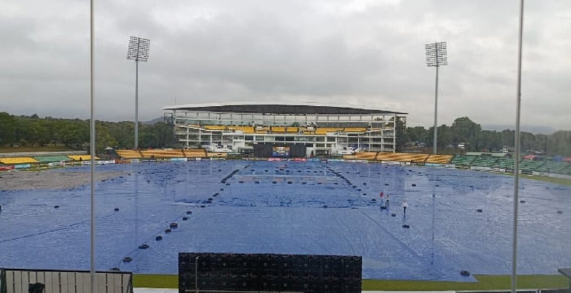 میزبان سری لنکا اور پاکستان کے درمیان 3 میچز پر مشتمل سیریز کا دوسرا ٹی ٹوئنٹی آج دمبولا میں کھیلا جاناتھا۔