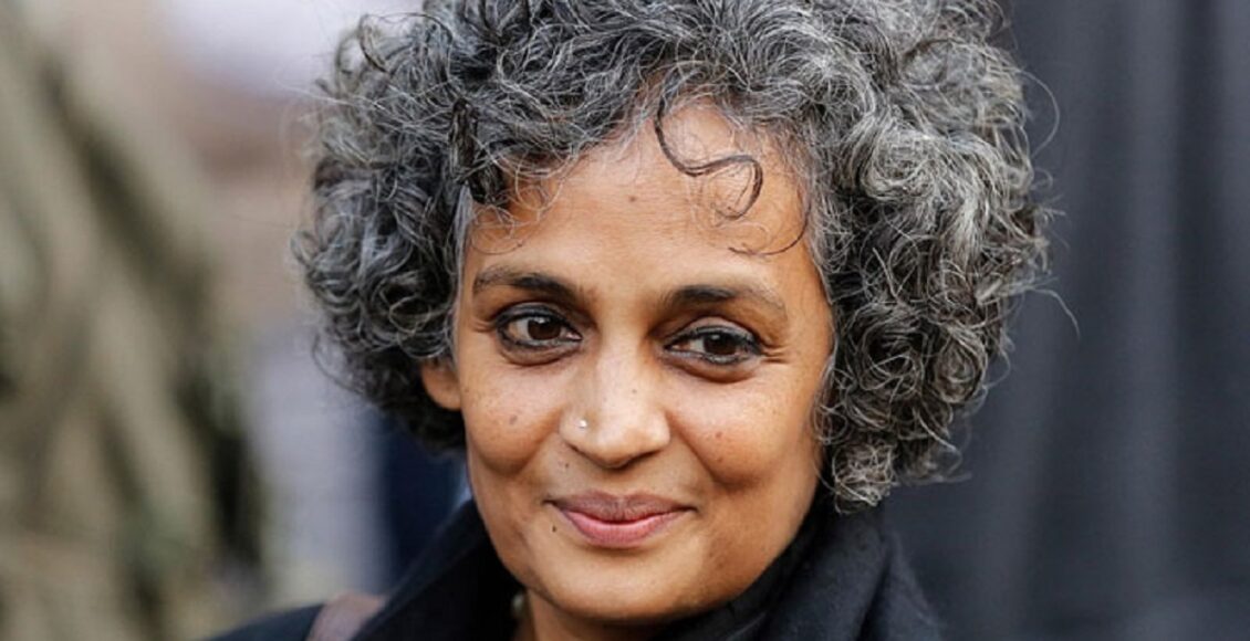 بُکرانعام یافتہ بھارتی مصنفہ اروندھتی رائے نے احتجاجاً برلن فلم فیسٹیول میں شرکت سے انکار کردیا۔