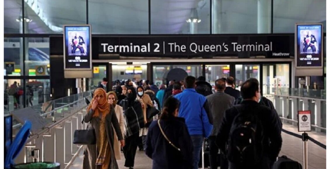 برطانیہ میں بدھ 25 فروری سے دوہری شہریت کےحامل افراد کے لیے نئے قواعد نافذ ہوں گے، دُہری شہریت کے باوجود برطانوی پاسپورٹ نہ ہونے پر ملک میں داخلے سے روکا جاسکتا ہے۔