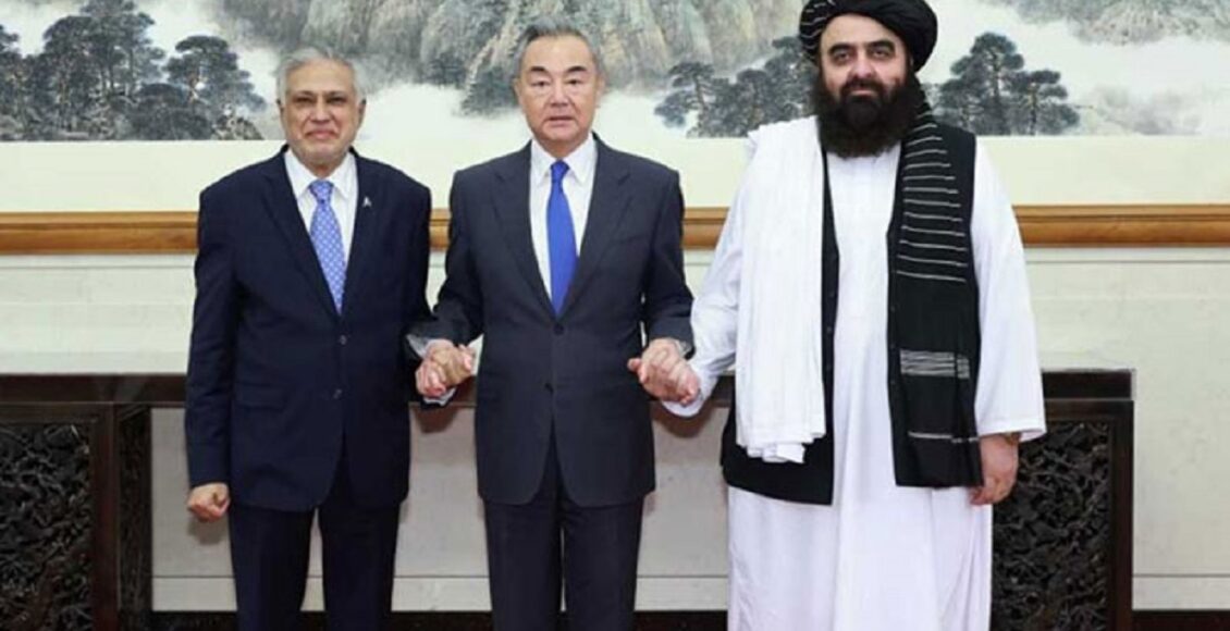 چین نے زور دیا ہے کہ پاکستان اورافغانستان فوری جنگ بندی کی طرف بڑھیں اور اختلافات بات چیت سےحل کریں۔