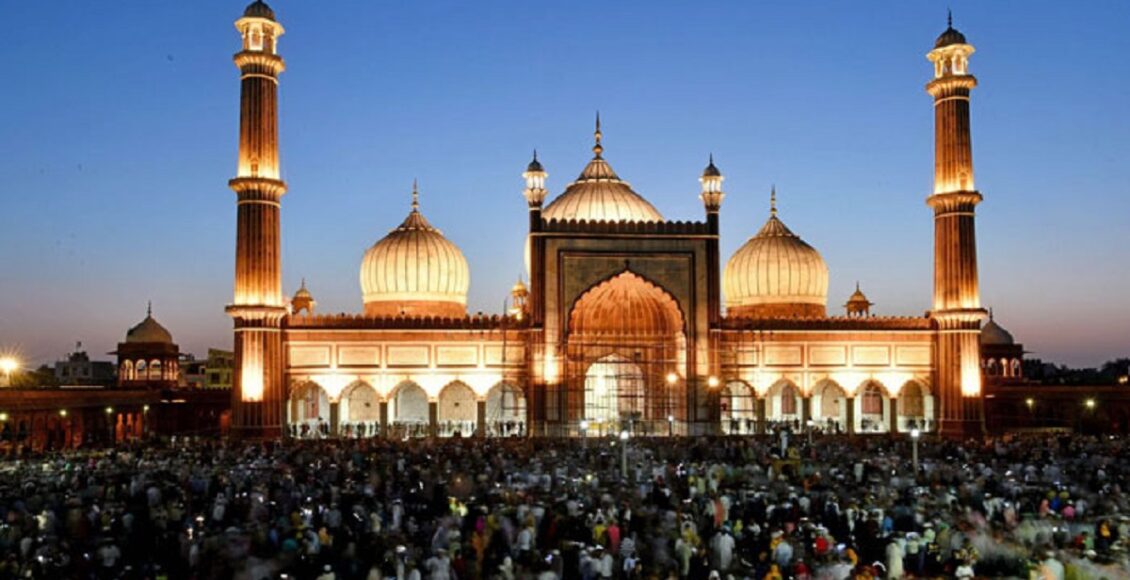 بھارتی میڈیا کے مطابق رویت ہلال کمیٹی دہلی نے اعلان کیا ہےکہ بھارت میں شوال کا چاند نظر نہیں آیا، بھارت میں عید الفطر 21 مارچ کو منائی جائے گی۔