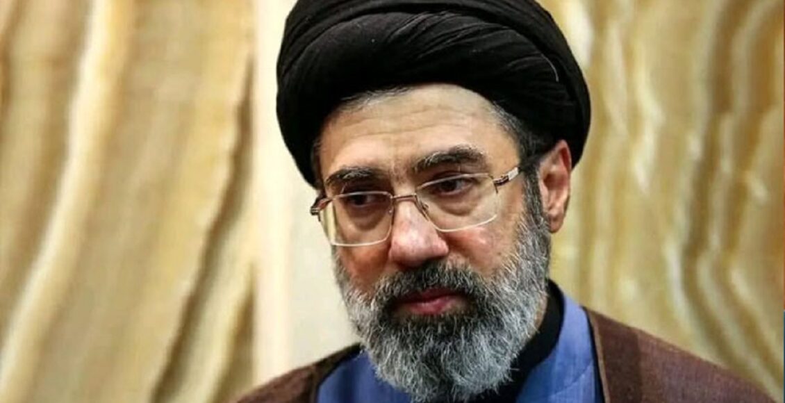 اسرائیلی میڈیا نے دعویٰ کیا کہ آیت اللہ خامنہ ای کے بیٹے مجتبیٰ خامنہ ای کو ایران کا سپریم لیڈرمنتخب کرلیا گیا۔