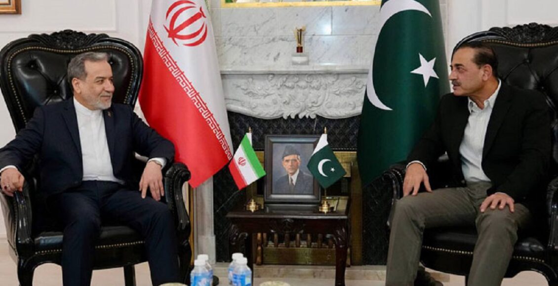 ایرانی وزیر خارجہ عباس عراقچی نے اسلام آباد میں فیلڈ مارشل سید عاصم منیر سے 24 گھنٹوں میں دوسری ملاقات کی ہے۔
