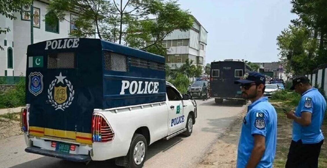 پولیس کے اعداد و شمار کے مطابق سال 2026 کے پہلے چار ماہ کے دوران 666 سرچ آپریشنز کیے گئے، جس دوران 64268 افراد اور 27997 گھروں کو چیک کیا گیا۔ اس کے علاوہ 7440 دکانیں، 21920 موٹرسائیکل اور 7817 گاڑیوں کو بھی چیک کیا گیا۔