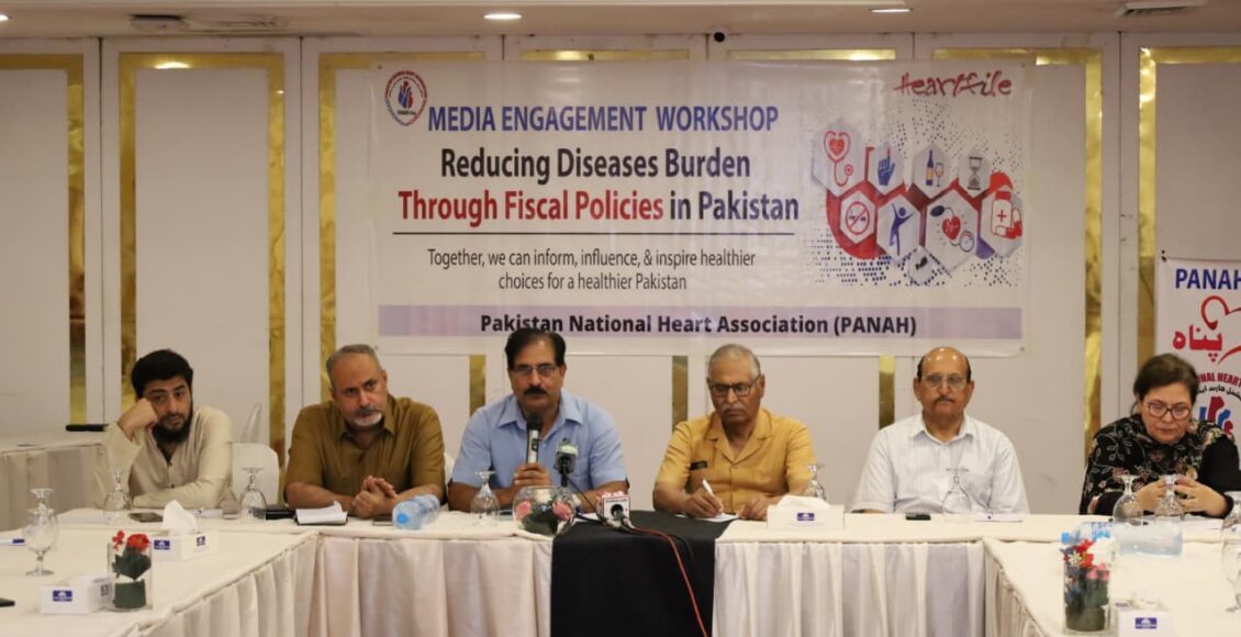 سول سوسائٹی کی تنظیموں، طبی انجمنوں اور مریضوں کی نمائندہ تنظیموں نے بجٹ کے بعد منعقدہ ایک پریس کانفرنس میں متعدد الٹرا پروسیسڈ فوڈ مصنوعات کو سیلز ٹیکس کے تھرڈ شیڈول میں شامل کرنے اور ان پر 18 فیصد سیلز ٹیکس عائد کرنے کے فیصلے کا خیرمقدم کیا۔