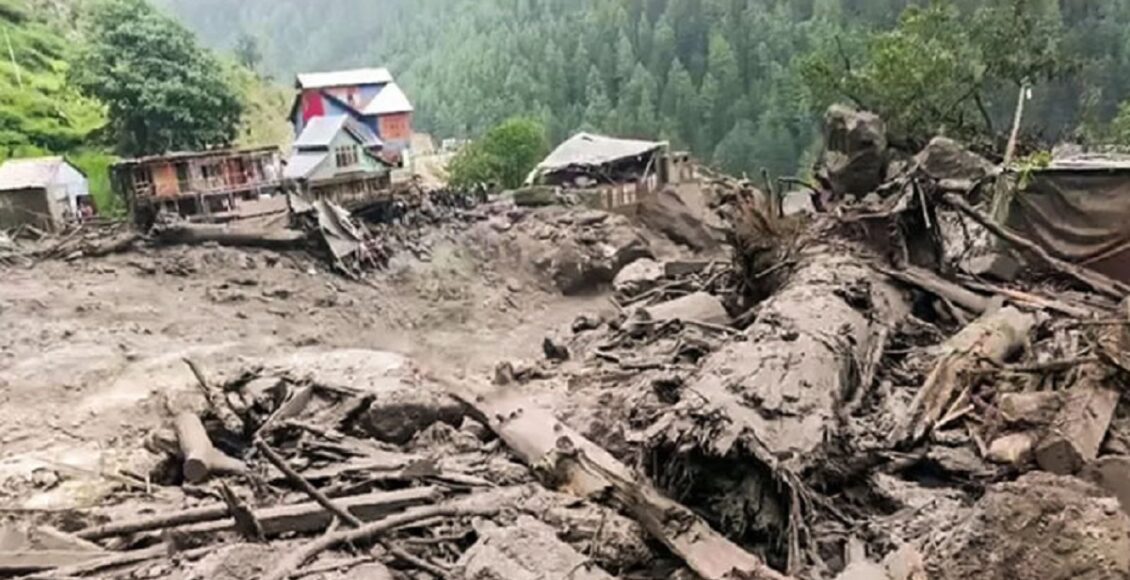 وادی نیلم اور کاغان میں کلاؤڈ برسٹ کے باعث طغیانی سے انفرا اسٹرکچرکو شدید نقصان پہنچا ہے۔
