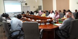 فاطمہ جناح ویمن یونیورسٹی میں 10 کروڑ کا سولر منصوبہ افتتاح — صاف توانائی کی جانب بڑا قدم
